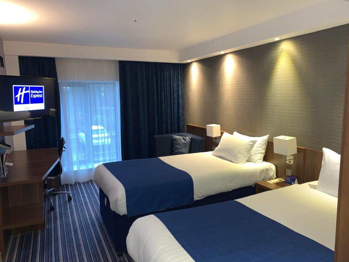 Holiday Inn Express Birmingham South A45, An Ihg Hotel Exterior photo