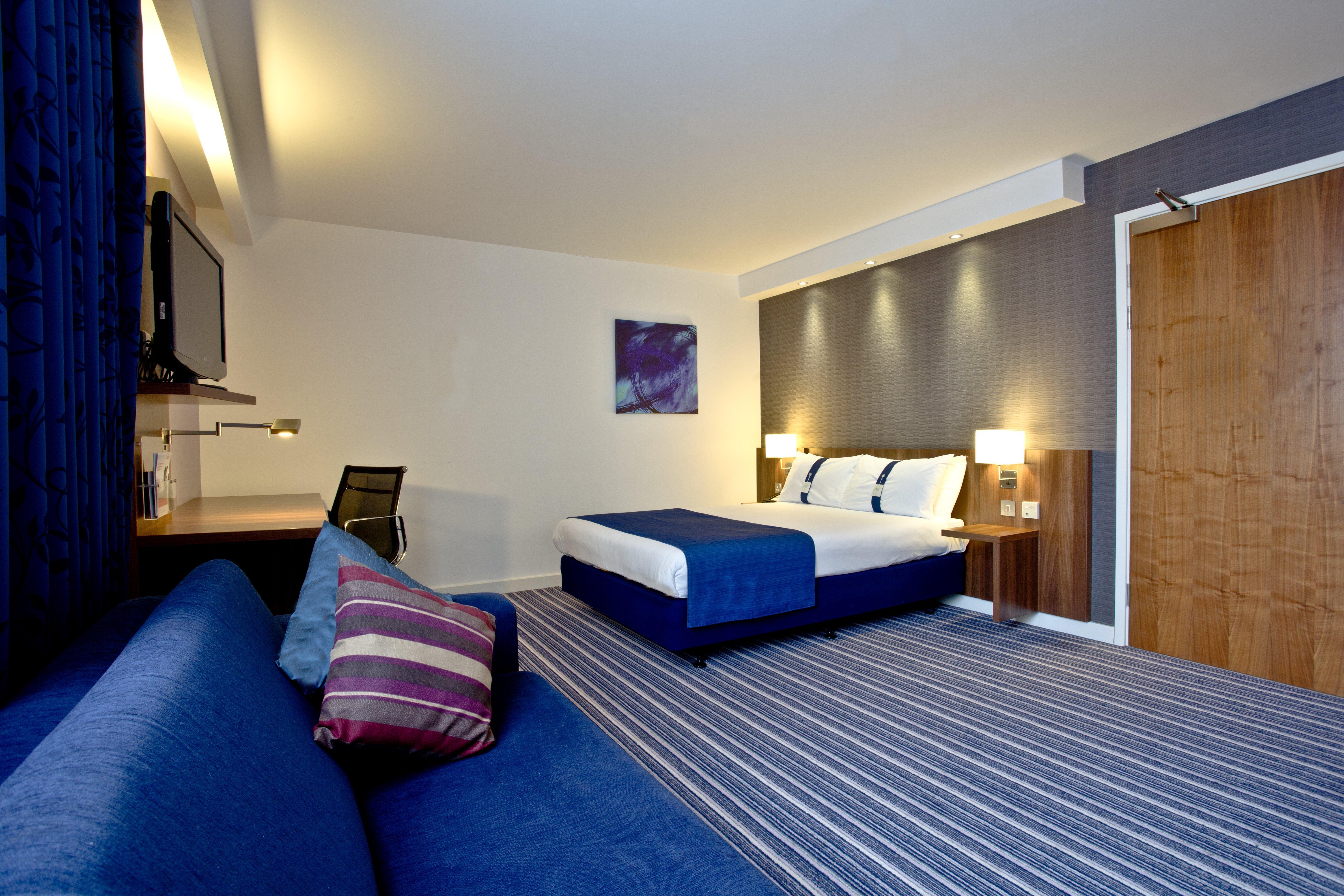 Holiday Inn Express Birmingham South A45, An Ihg Hotel Exterior photo