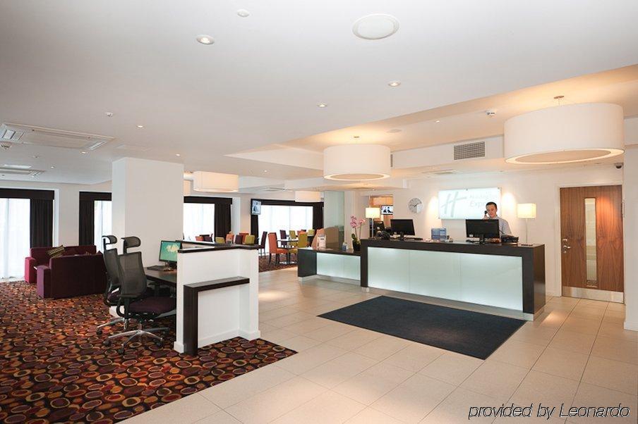 Holiday Inn Express Birmingham South A45, An Ihg Hotel Interior photo