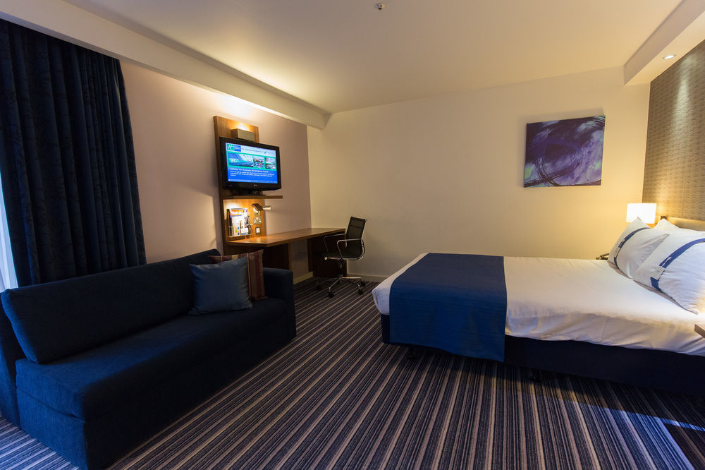 Holiday Inn Express Birmingham South A45, An Ihg Hotel Exterior photo