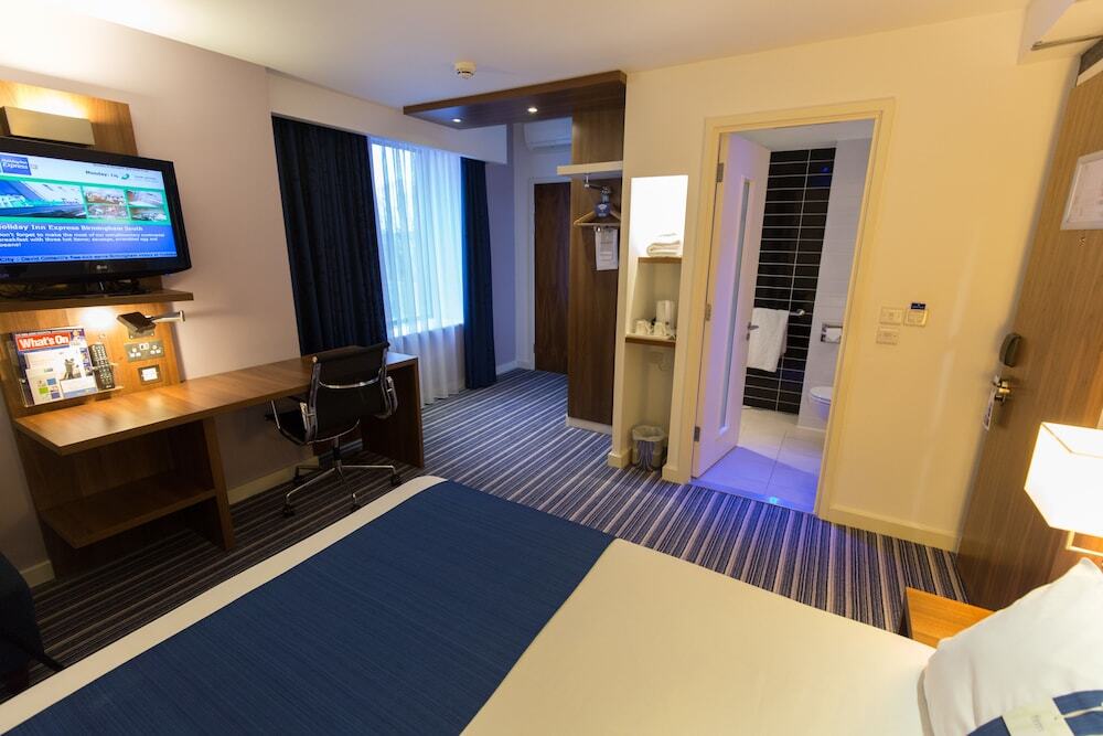 Holiday Inn Express Birmingham South A45, An Ihg Hotel Exterior photo