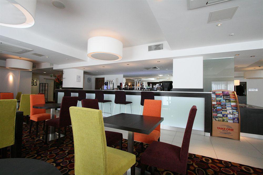 Holiday Inn Express Birmingham South A45, An Ihg Hotel Restaurant photo